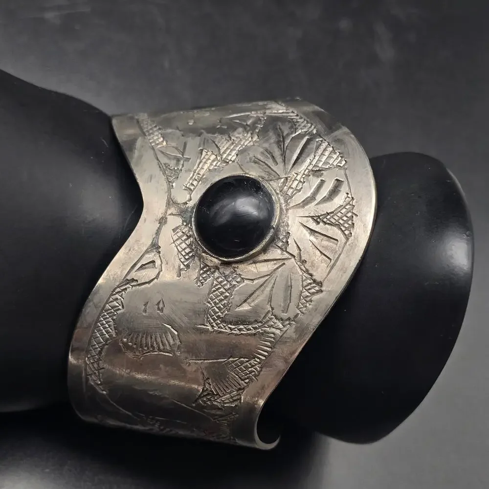 Silver Tone Etched Elephant Cuff Bracelet Black Vintage Costume Jewelry